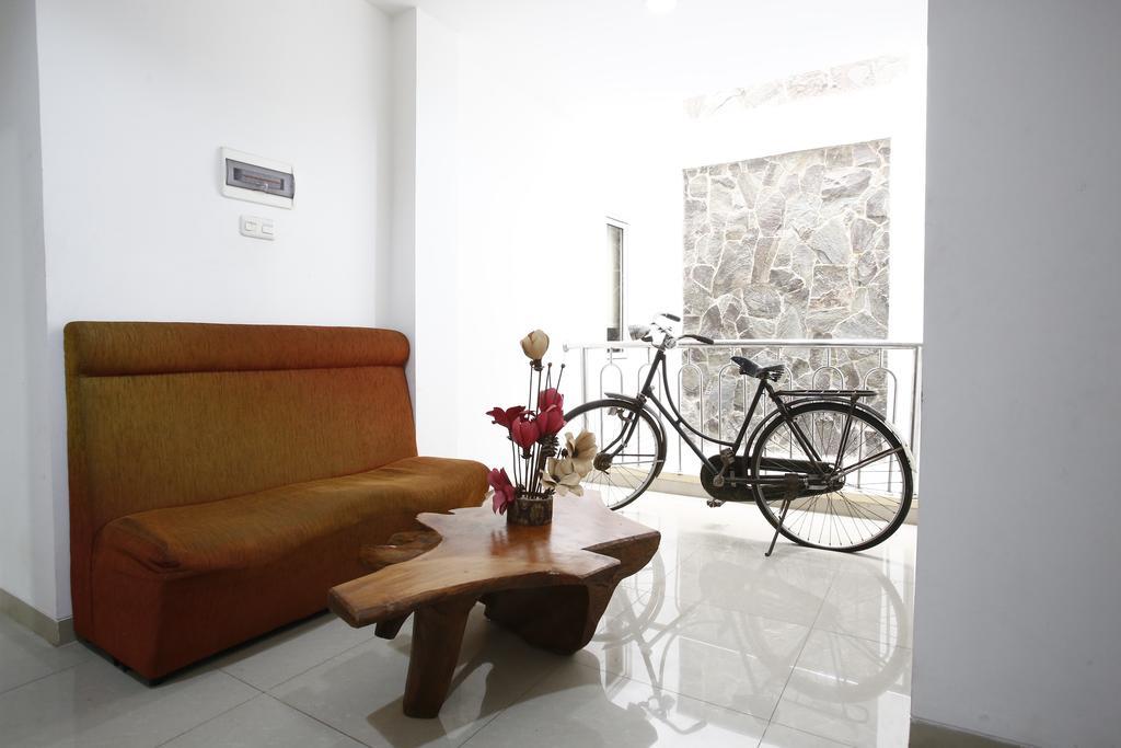 Reddoorz Near Cilandak Town Square Hotel Jacarta Exterior foto