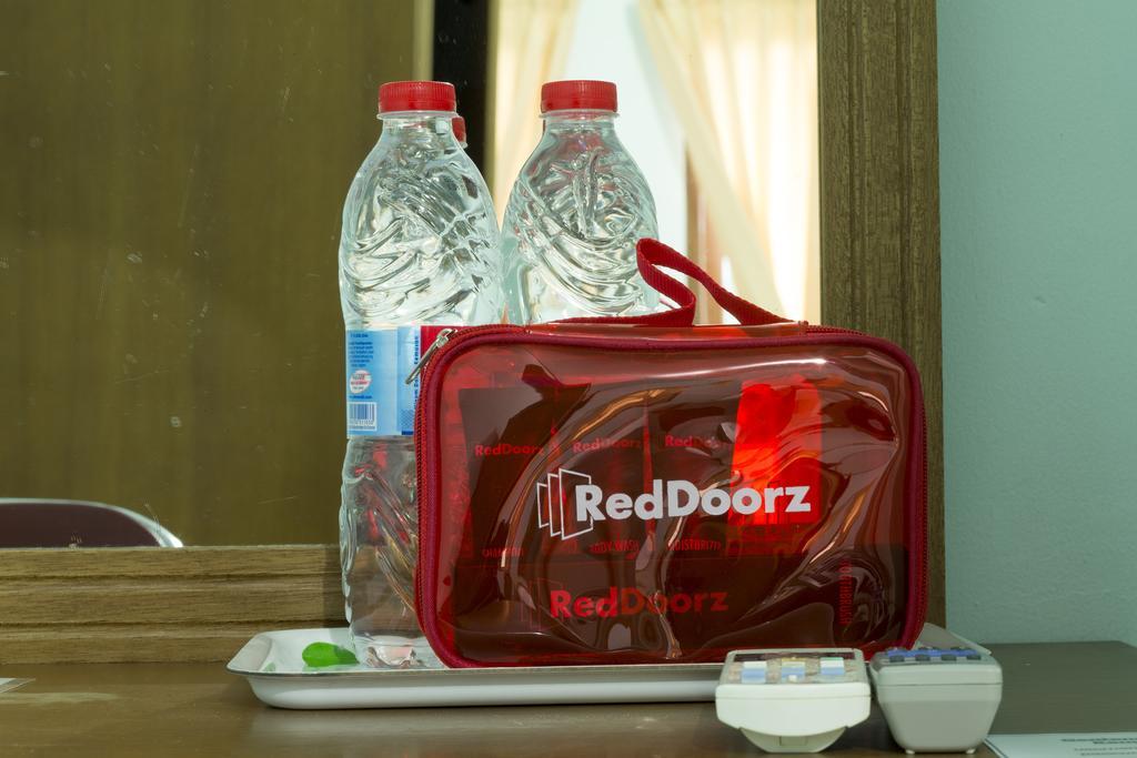 Reddoorz Near Cilandak Town Square Hotel Jacarta Exterior foto