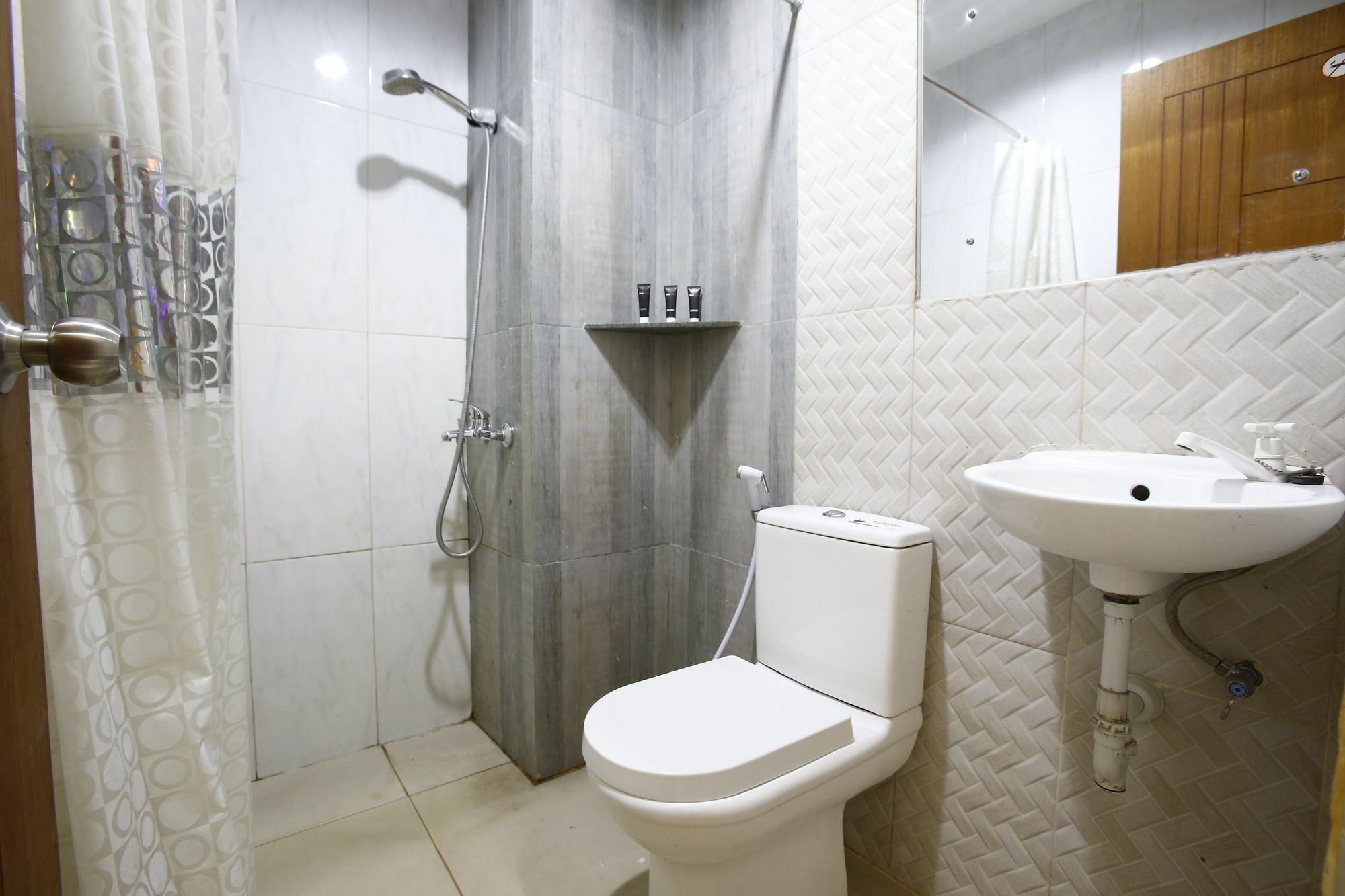Reddoorz Near Cilandak Town Square Hotel Jacarta Exterior foto